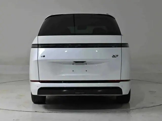 Xpeng_X9-1